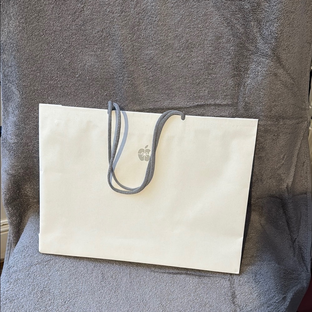 Apple Store White paper Tote Bag
